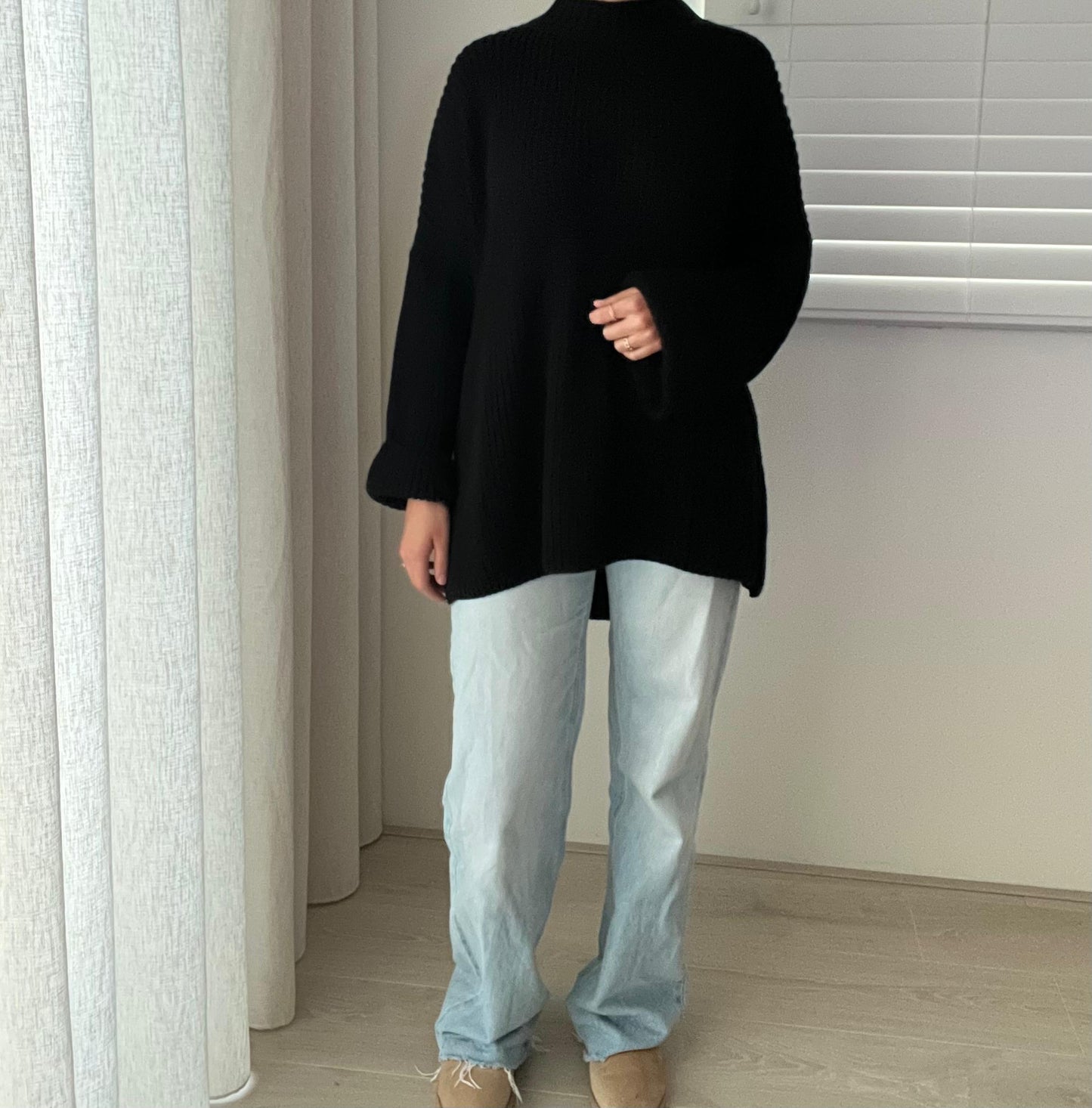 Cozy Long-Back Knit Sweater Kuro