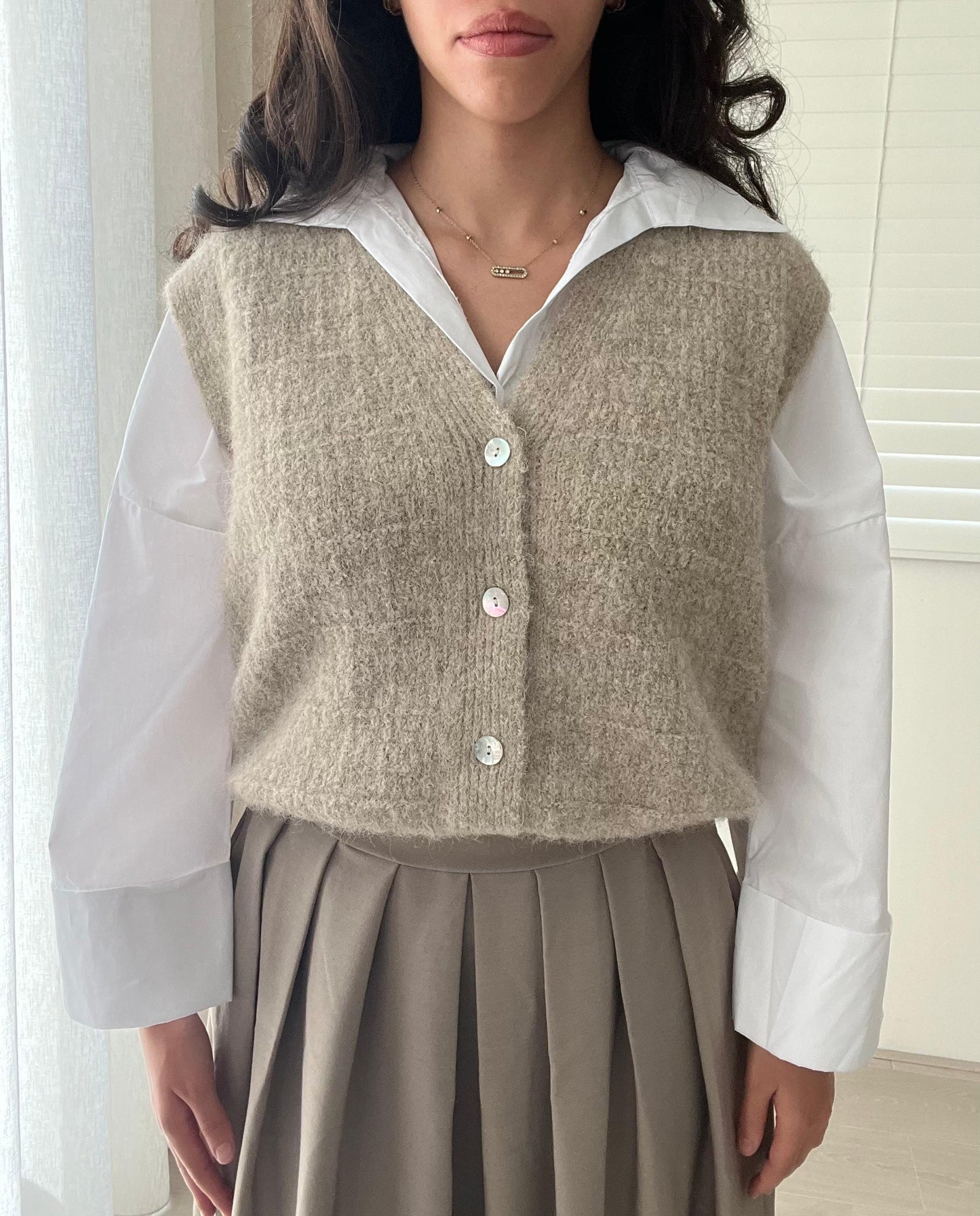 Sleeveless Cardigan Suna