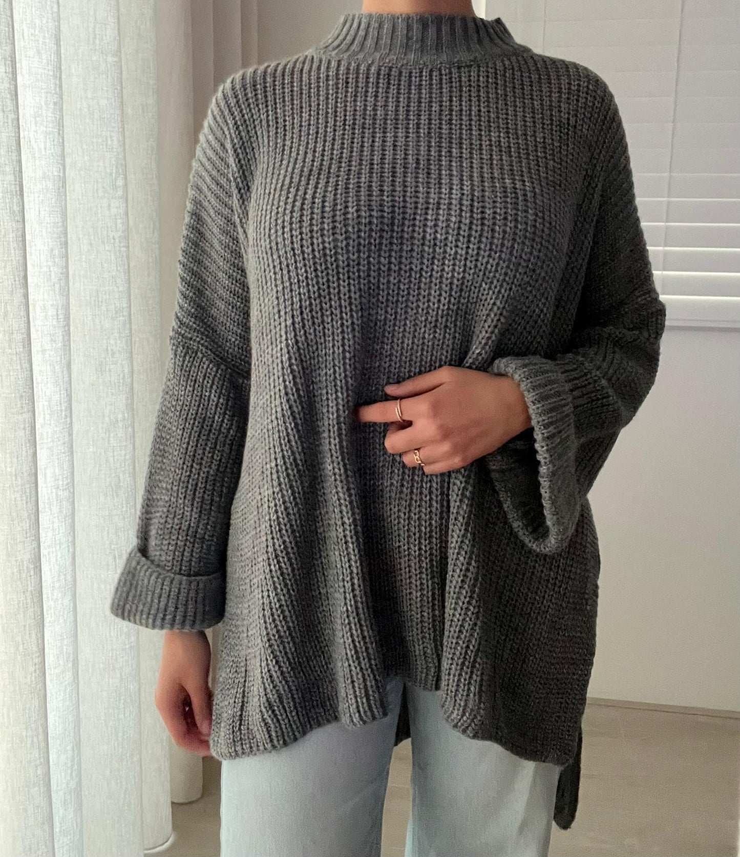 Cozy Long-Back Knit Sweater Haiiro