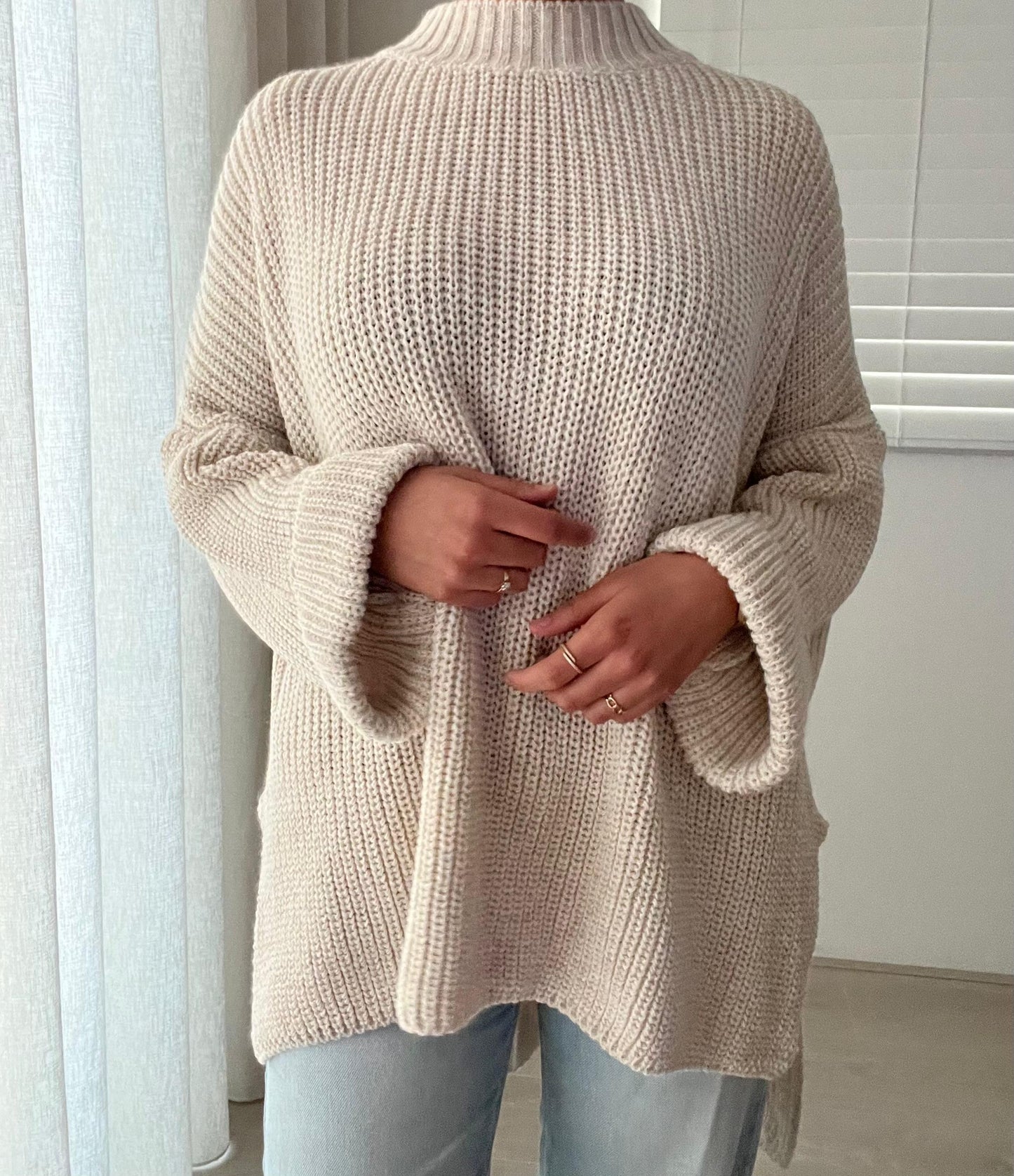Cozy Long-Back Knit Sweater Suna