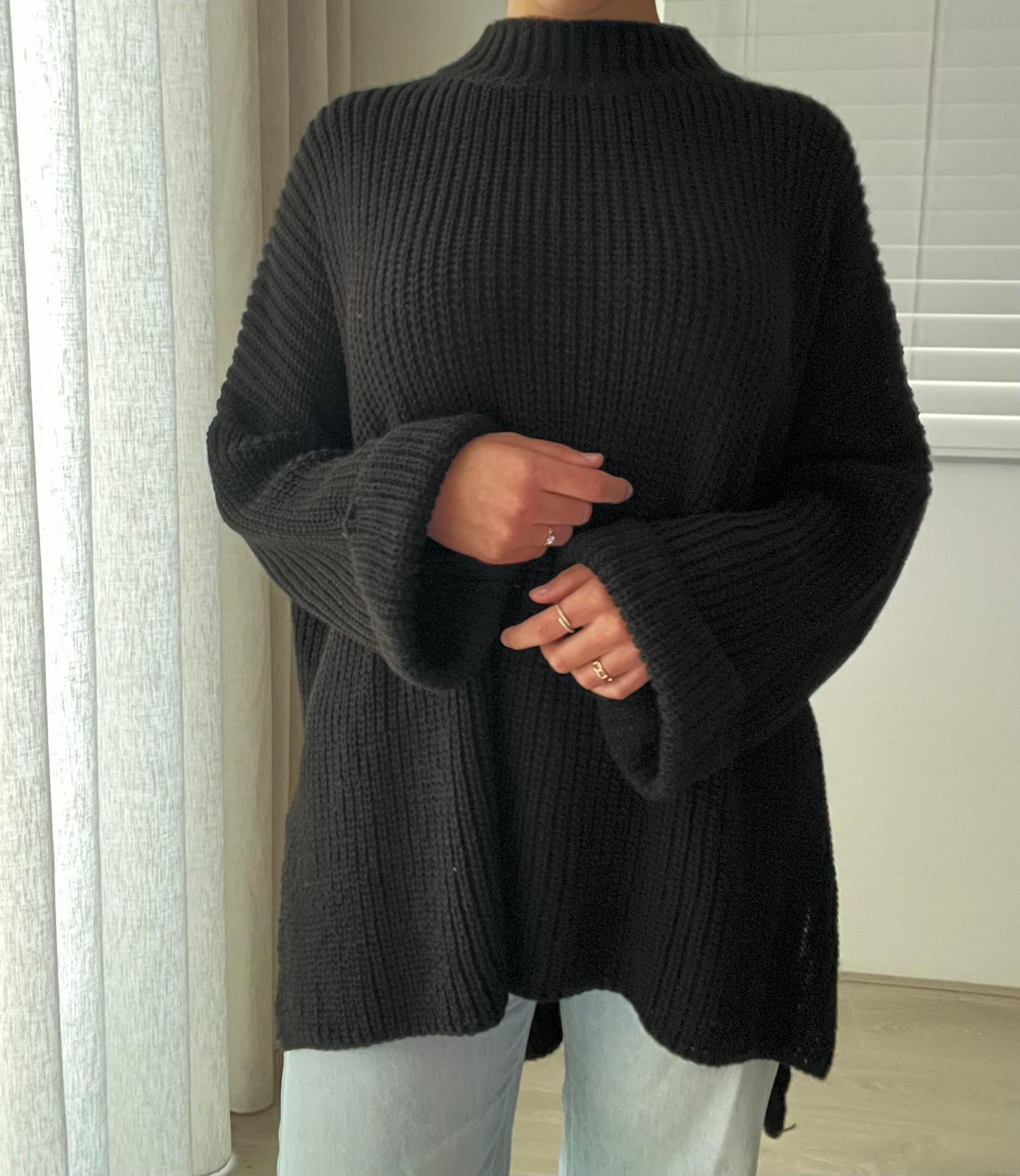 Cozy Long-Back Knit Sweater Kuro
